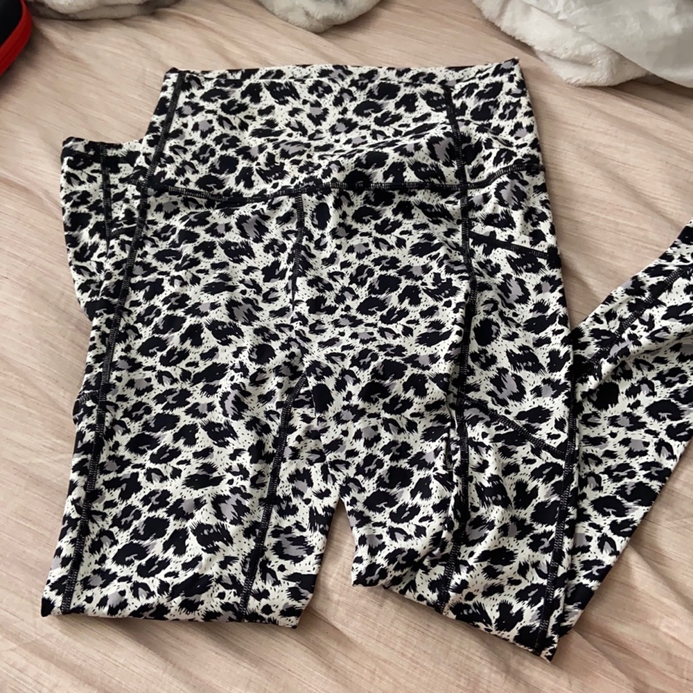 ZYIA Snow Leopard Brilliant 7/8 Leggings